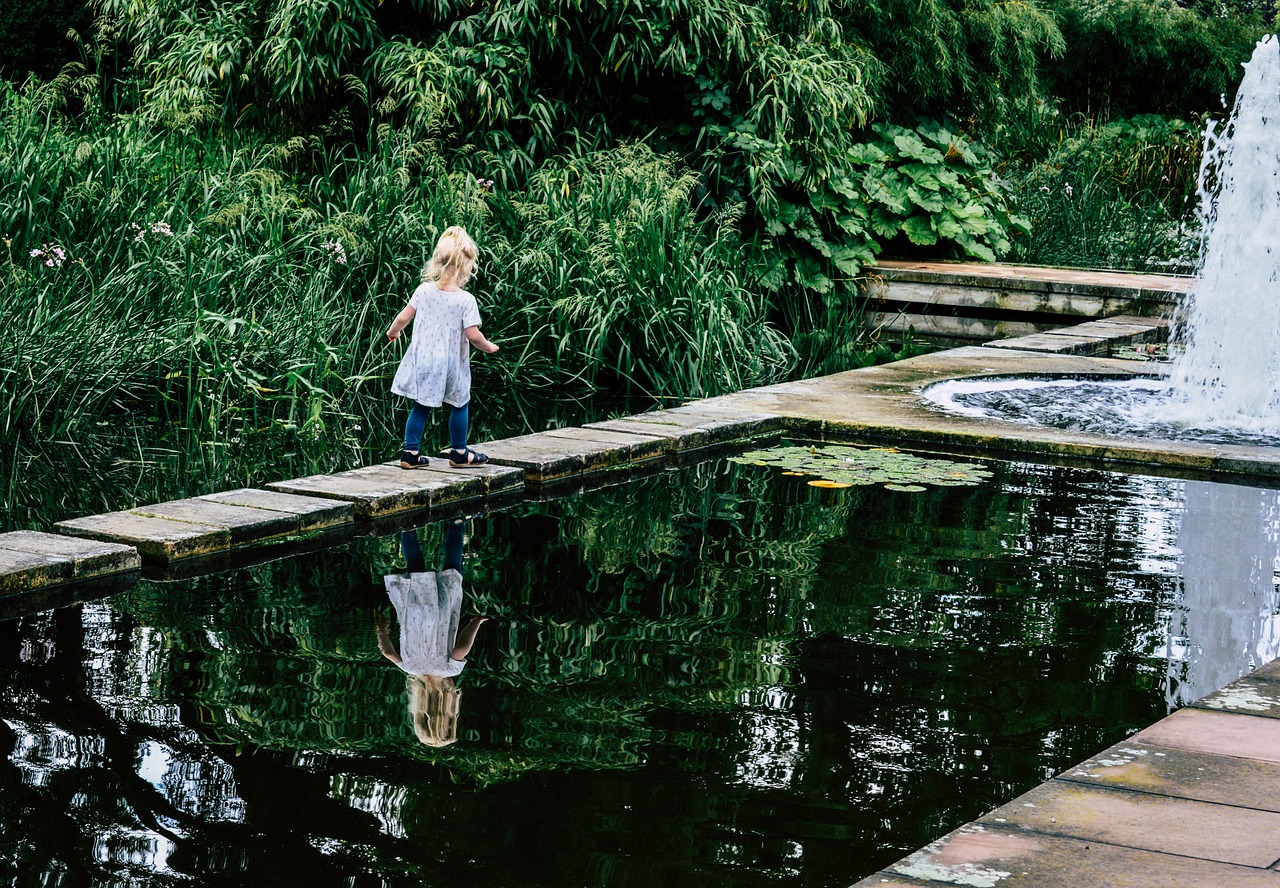 How to Build a DIY Garden Pond